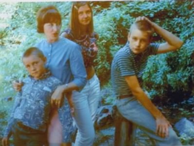 Thomas Geoffrey Fowler's wife Kathleen Ann Knutson Fowler and children Randy Fowler, Kevin Spacey and Julie Ann Fowler
